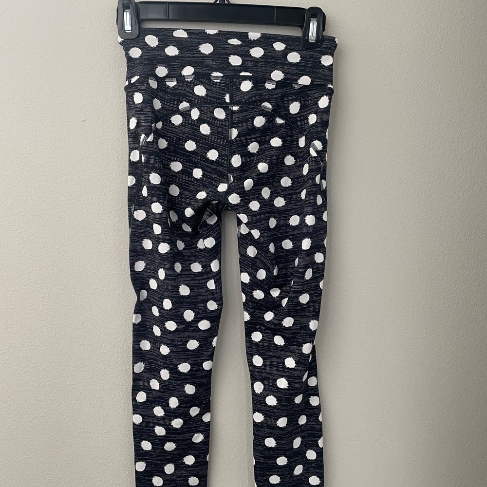 Outdoor Voices 3/4 Length Black Polka Dot Leggings Size XS